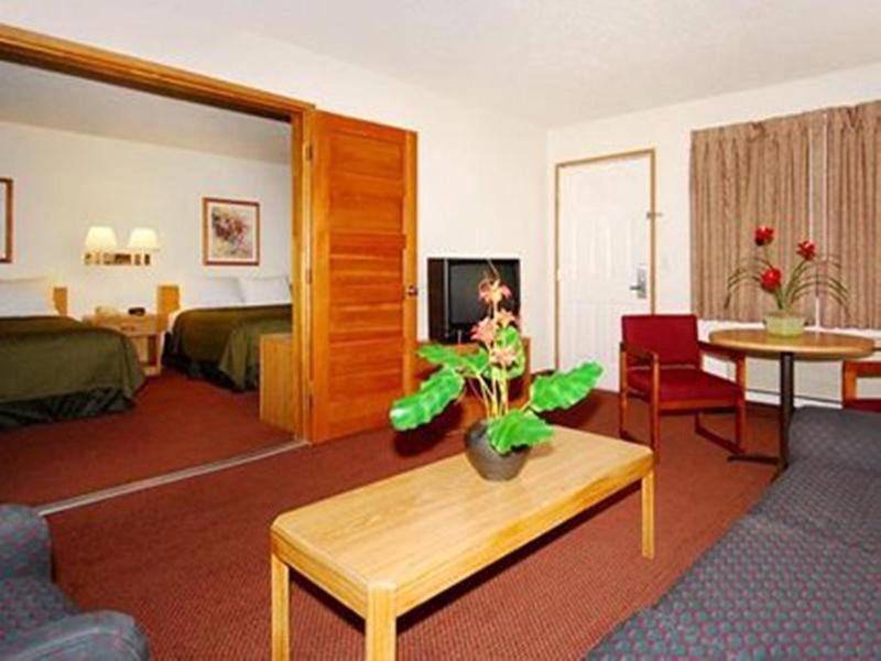 6 Sacramento, Ca Natomas Hotel